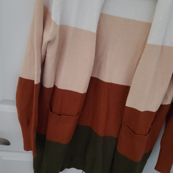 Color block cardigan - Picture 2 of 4